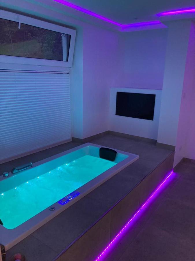 Wellness Ferienhaus เมเคอร์นิค ภายนอก รูปภาพ